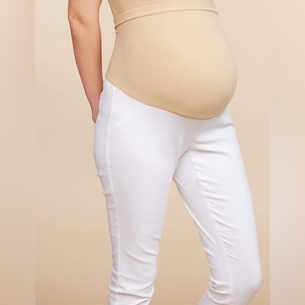 NWOT- Motherhood Maternity Secret Fit Belly Skinny Ankle White Pant - Size M